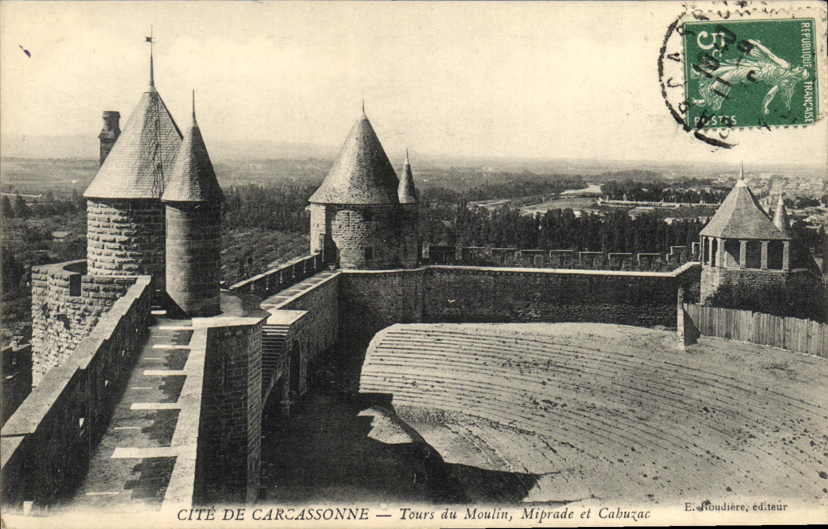 CPA Cite De Carcassonne tours du moulin Miprade et Cabuzac