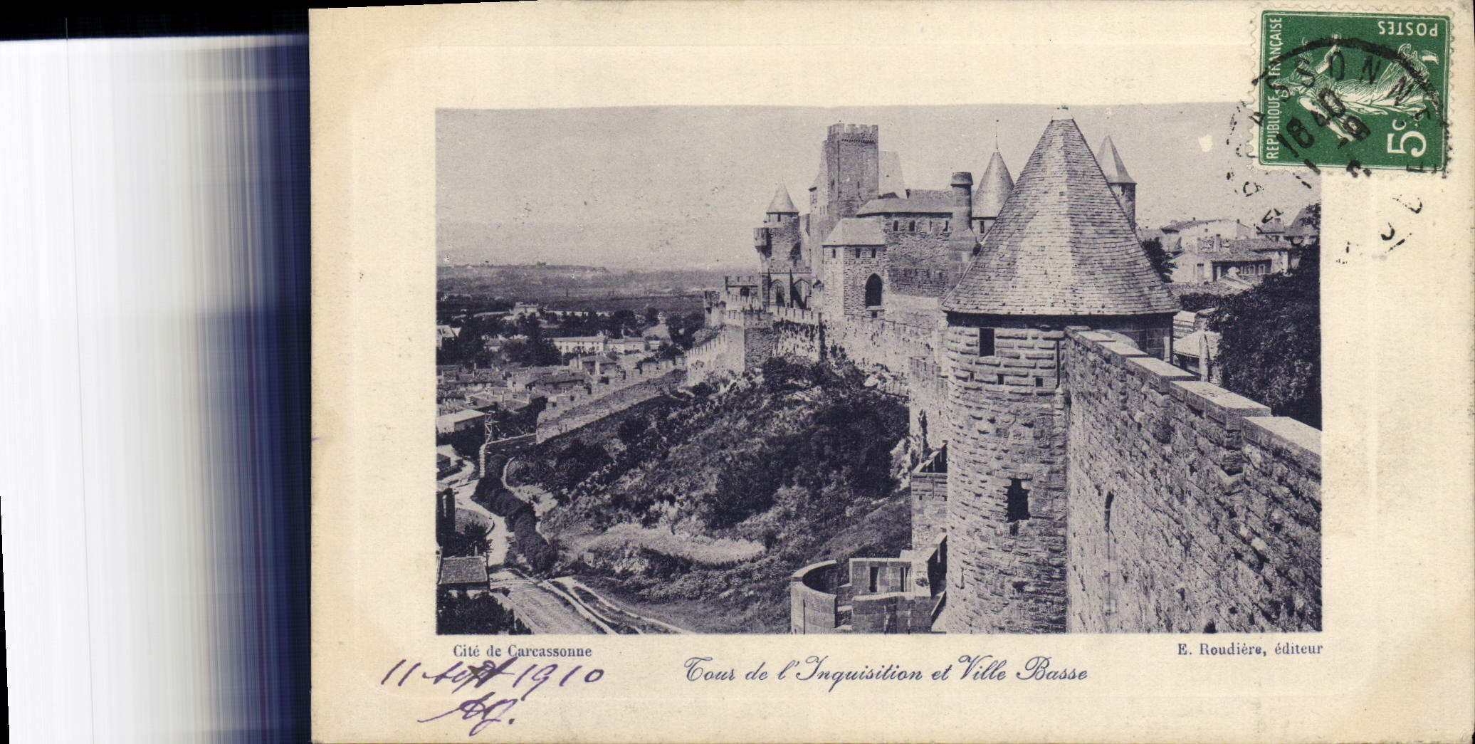 CPA Cite De Carcassonne Tour de l'inquisition et Ville Basse