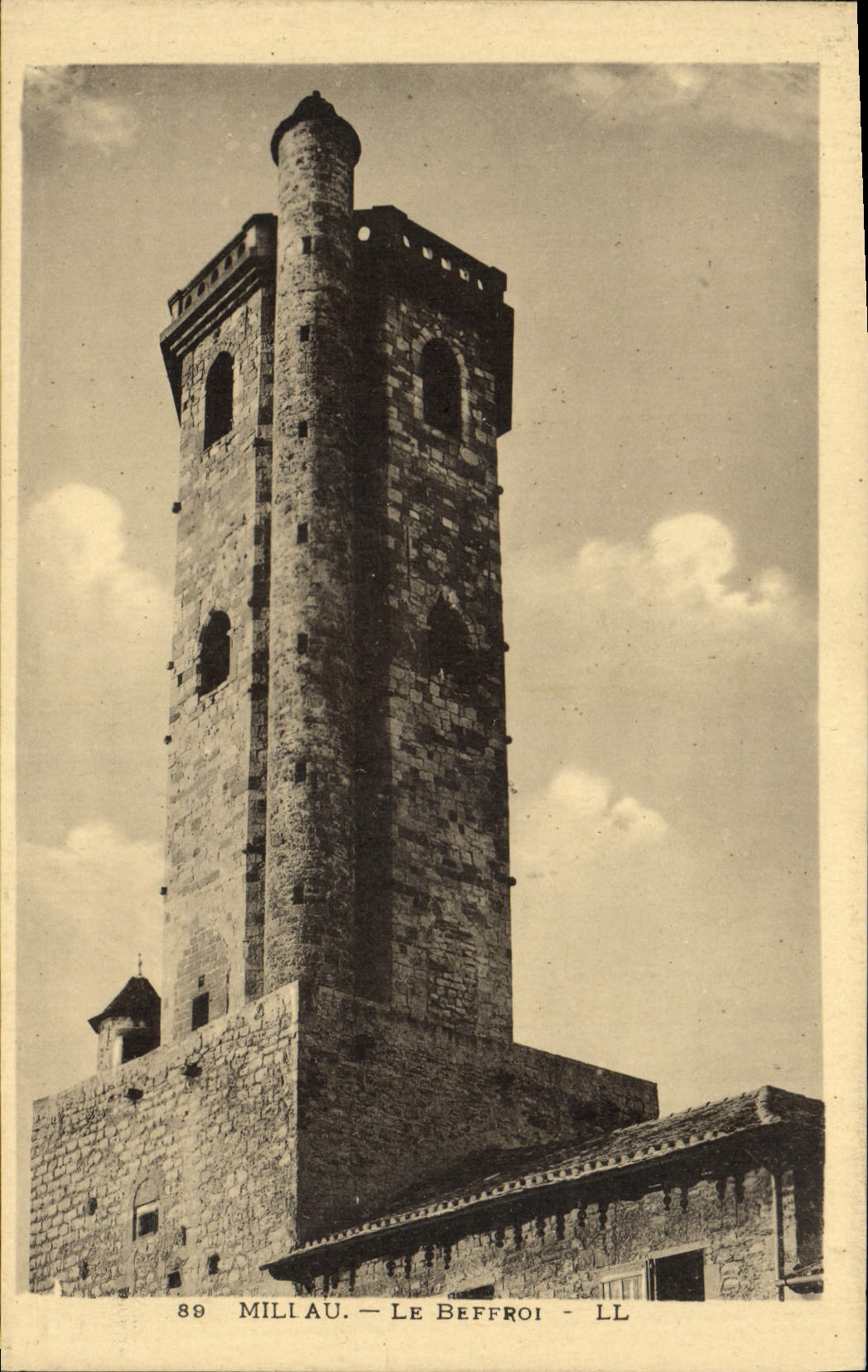 CPA Millau Le Beffroi