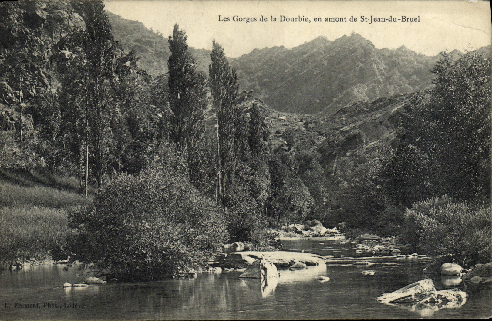 Les Gorges de la Dourbie, en amont de St-Jean-du-Brue1 — L. Fromont, Phot. Lodève