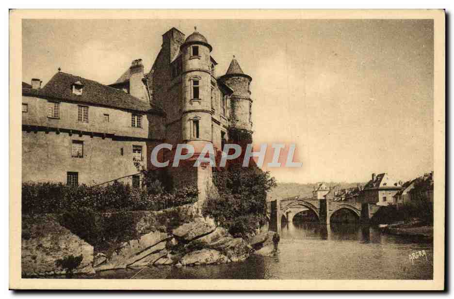 CPA Espalion Le Vieux palais ancien hotel de ville et palais de justice et le vieux pont