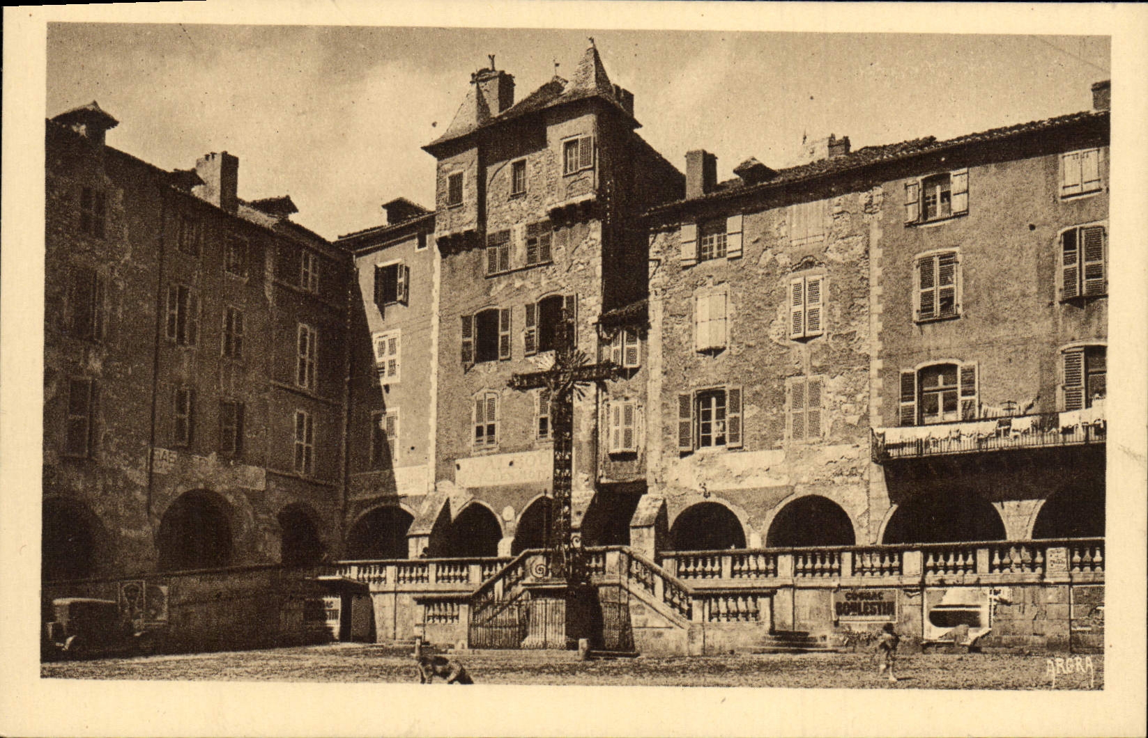 CPA Villefranche De Rouergue place notre dame