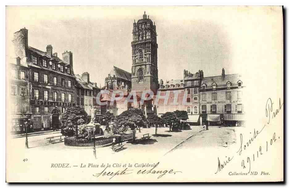 CPA Rodez La place de la cite et la cathedrale hotel de France