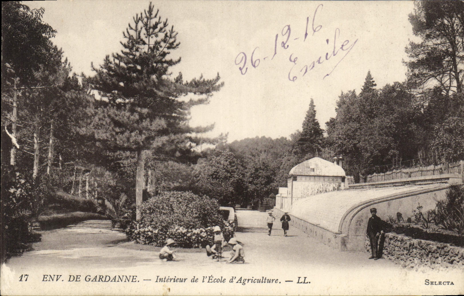 CPA Environs de De Gardanne Interieur De l'Ecole d'Agriculture