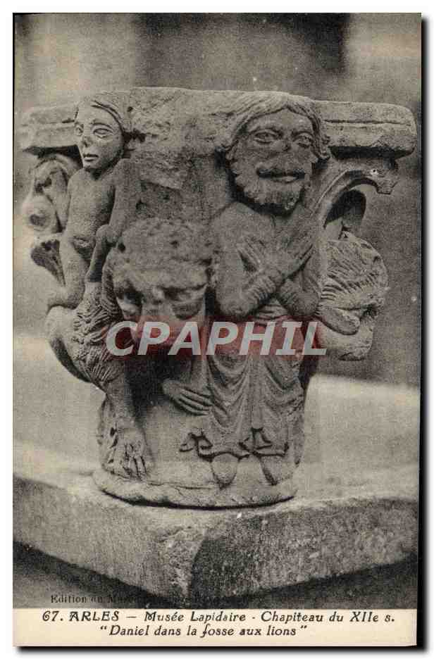 CPA Arles Musee Lapidaire Chapiteau Du Daniel Dans La Fosse Aux Lions
