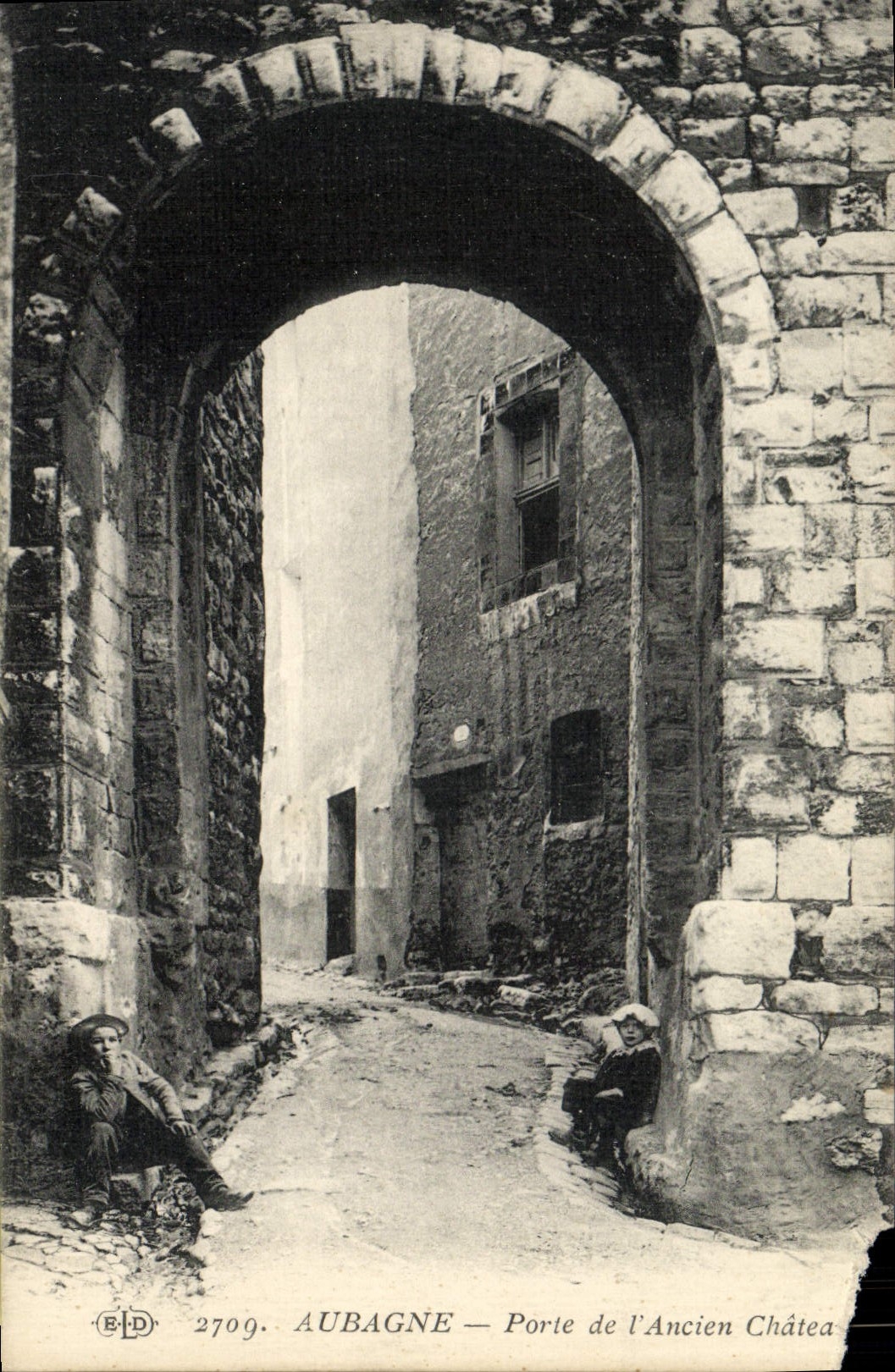 CPA Aubagne Porte de l'ancien chateau