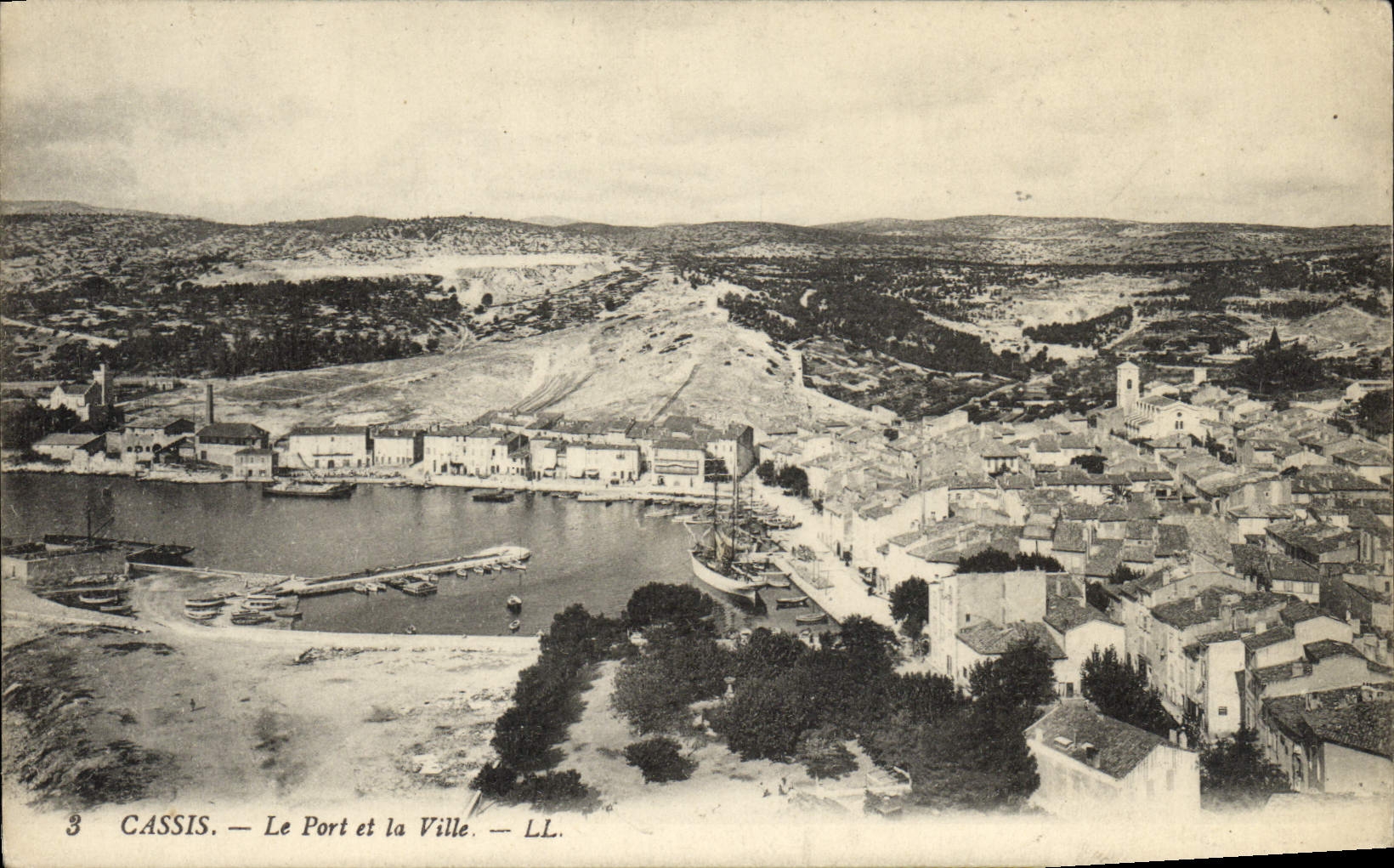 CPA Cassis Le Port et la ville