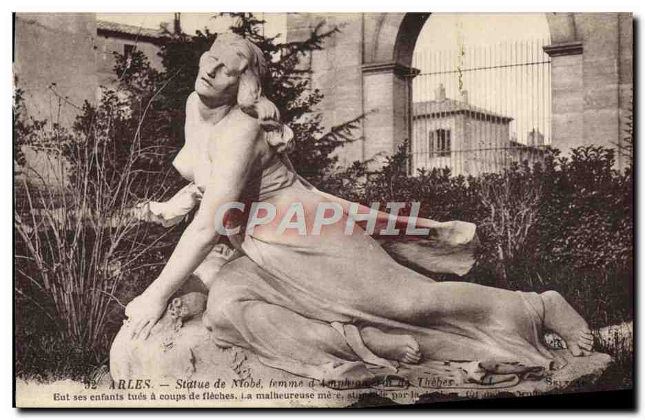 Arles — Statue de Moba, femme d'Amphion roi des Thébés — Lévy & Cie, Paris