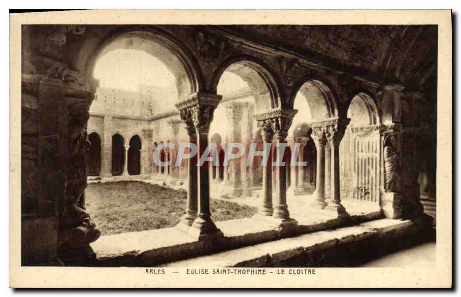 CPA Arles Eglise Saint Trophime Le Cloitre