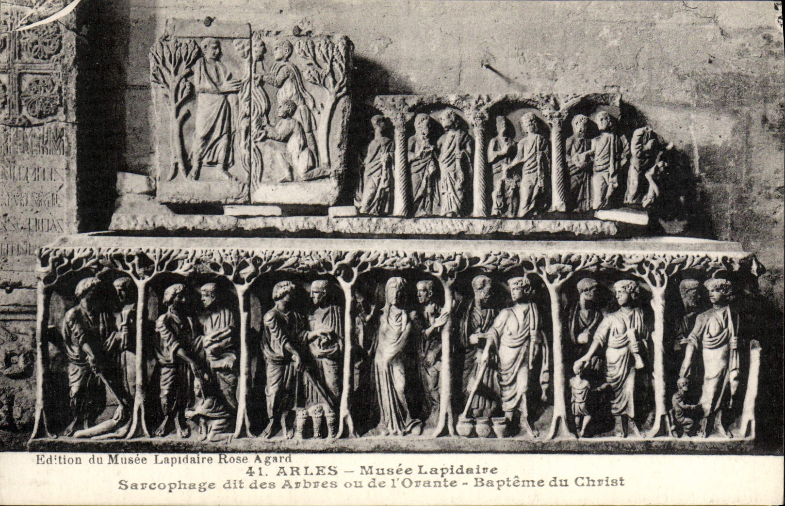 Arles — Musée Lapidaire — Sarcophage dit des Arbres ou de l'Orante — Baptême du Christ
