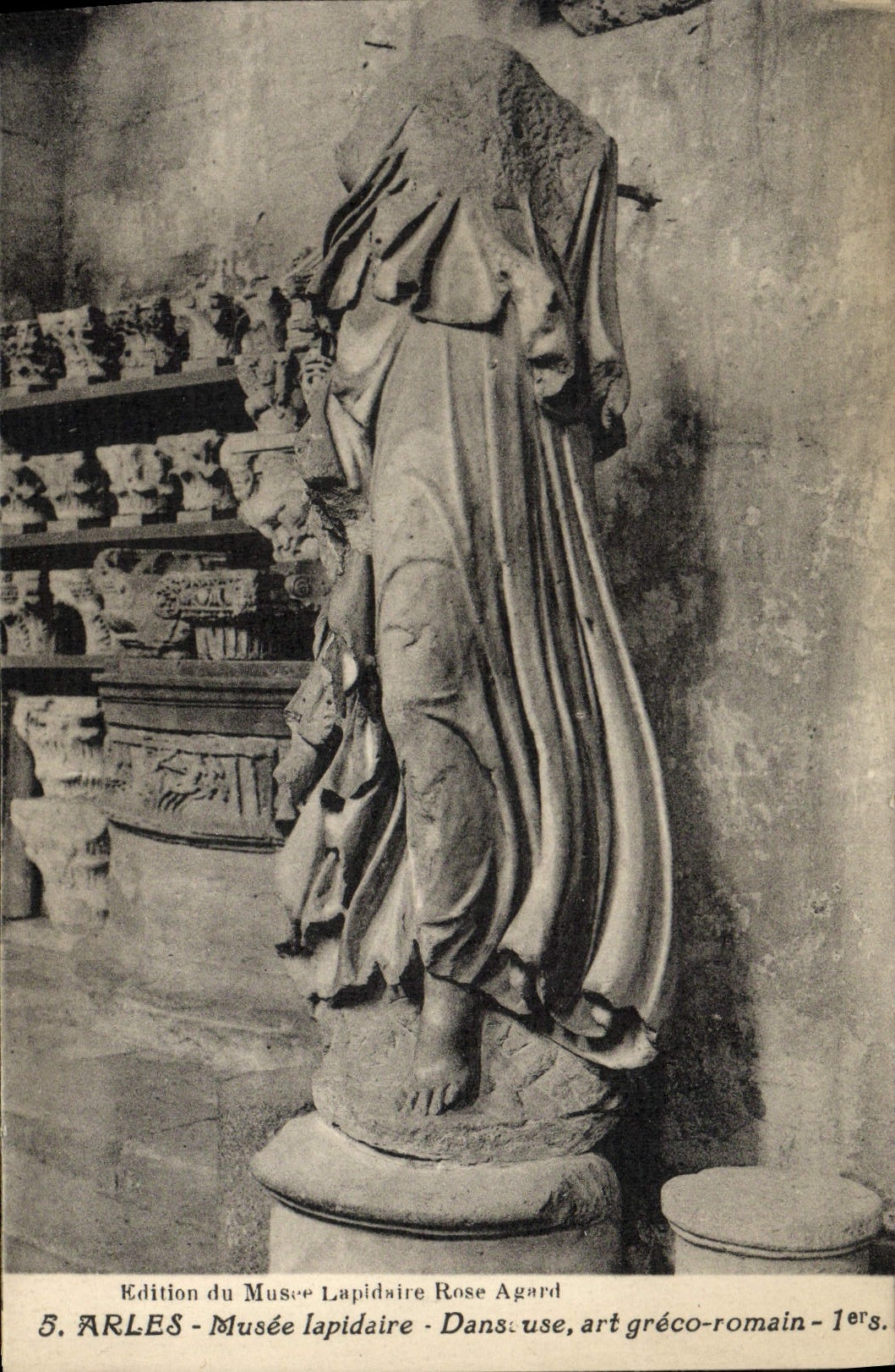 CPA Arles Musee Lapidaire Danseuse Art greco romain