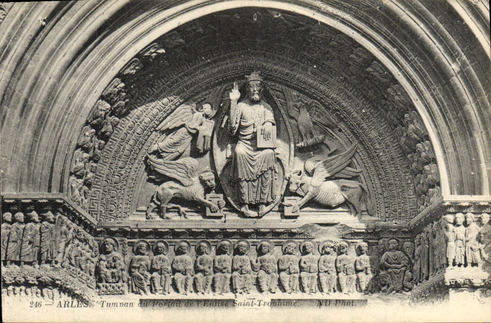 Arles — Tympan des Portals der Kirche Saint-Trophime — ND Fotografie