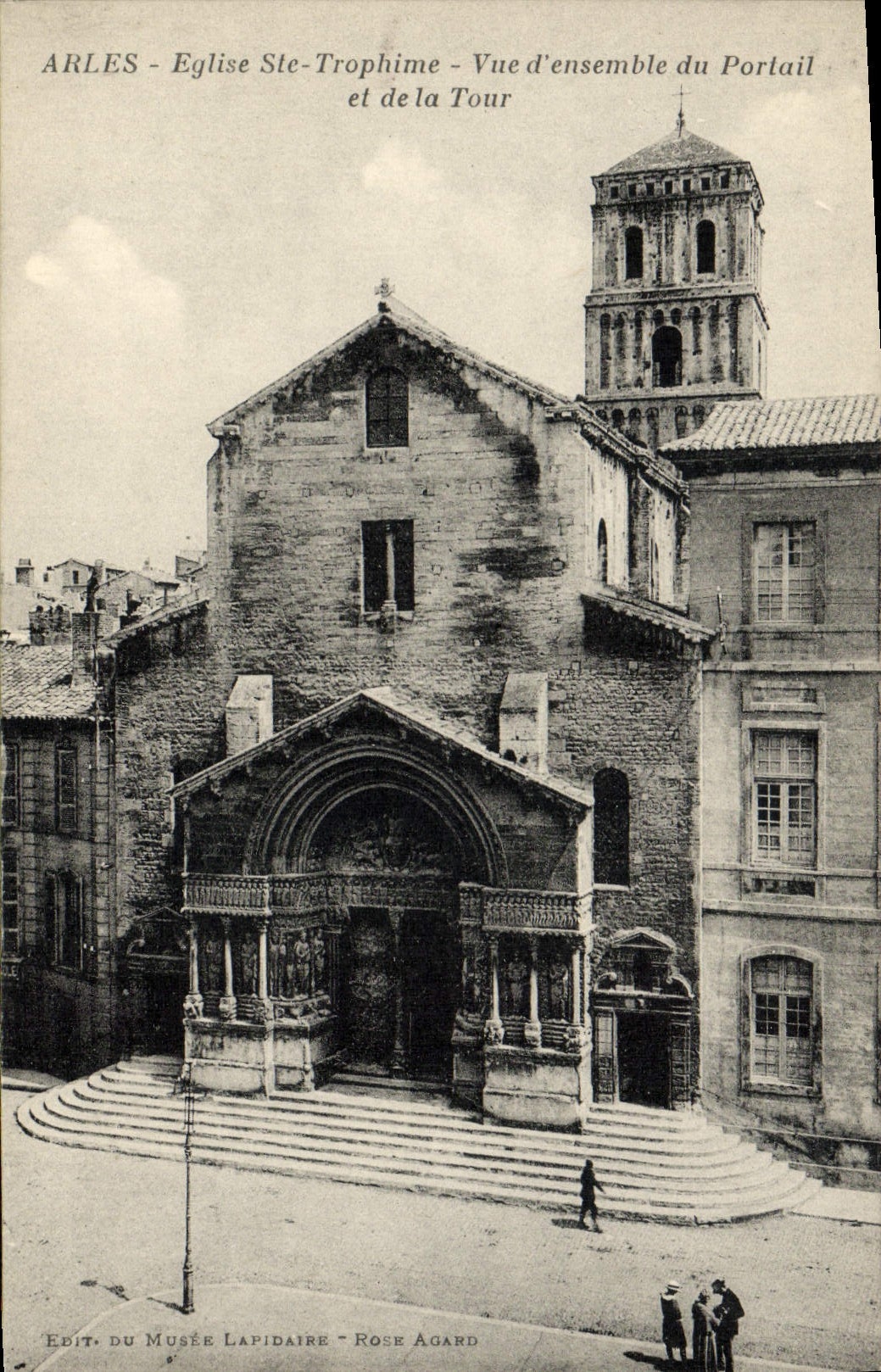 Arles - Église Saint-Trophime - Vue d'ensemble du Portail et de la Tour