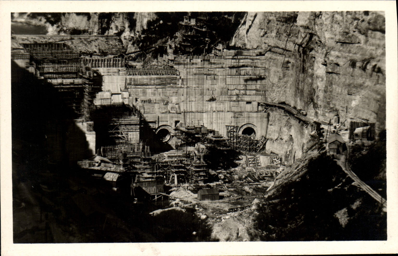 CPM Genissiat Ensemble du Chantier Barrage et Usine