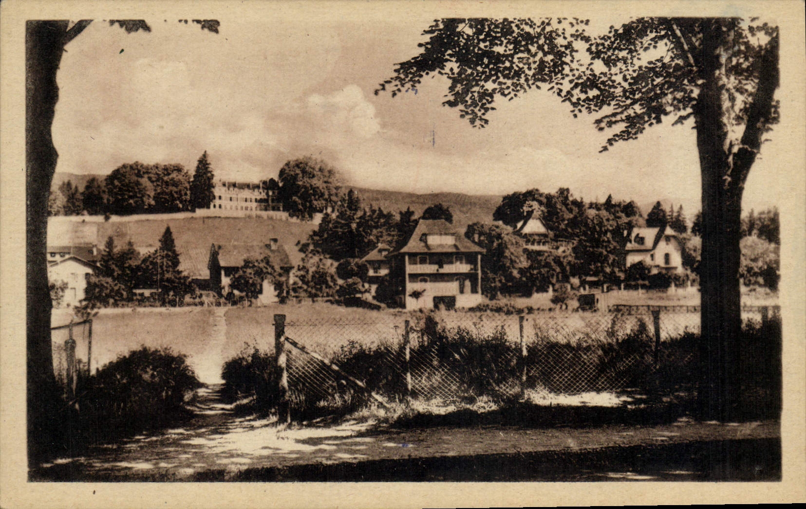 Divonne-les-Bains — Le Château — LL.12