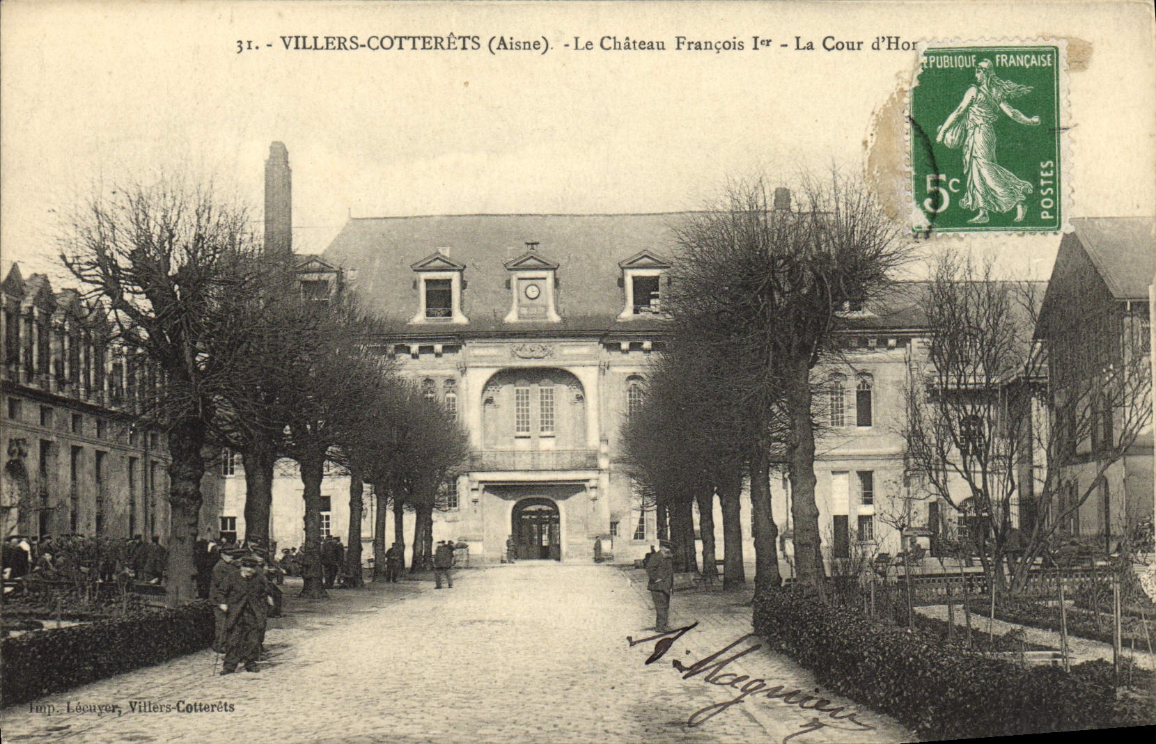 Villers-Cotterêts (Aisne) — Il Castello di Francesco I — La Corte d'onore — Imp. Lécuyer