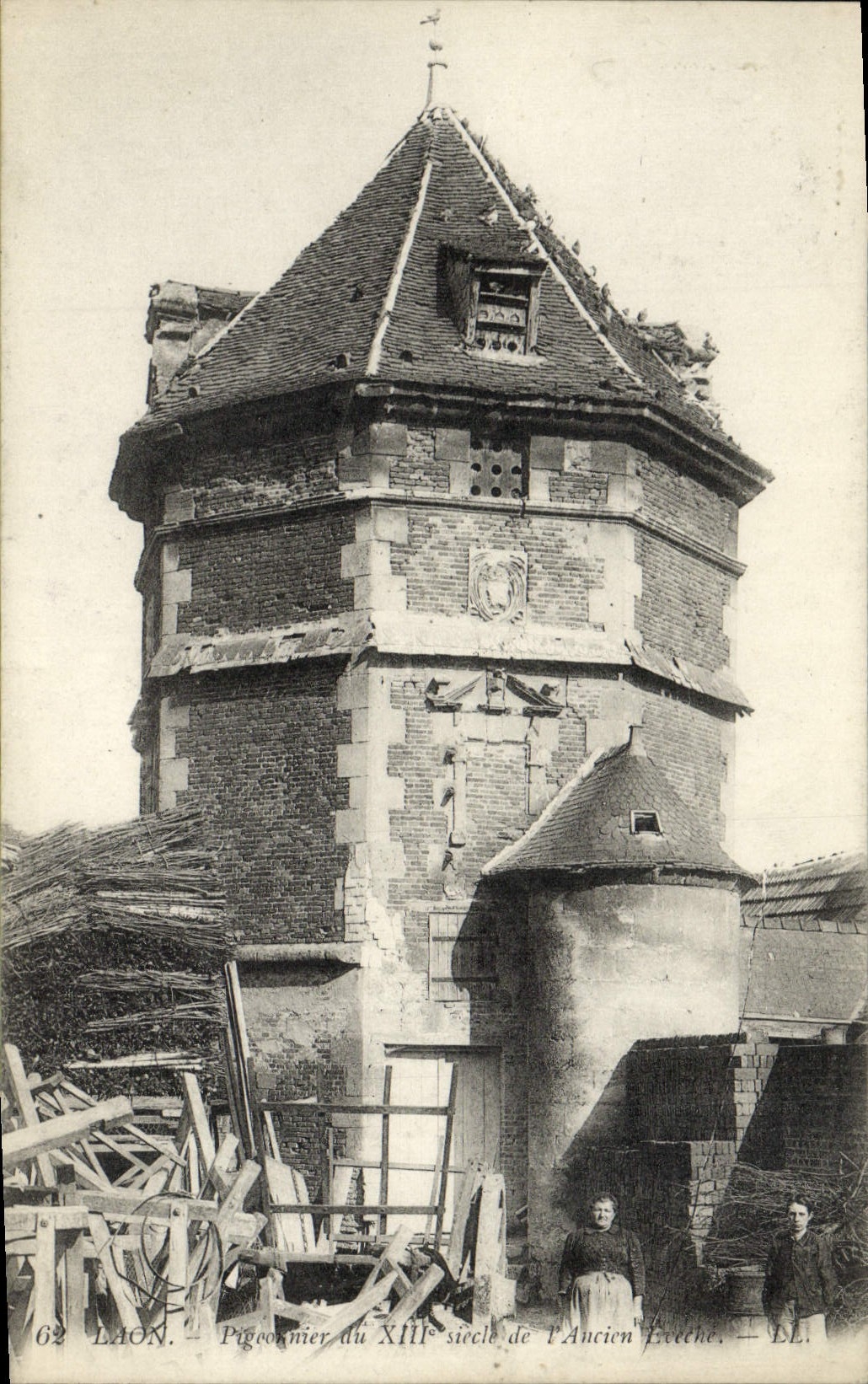 Laon - Pigeonnier du XIIIe siècle de l'Ancien Évêché — LL