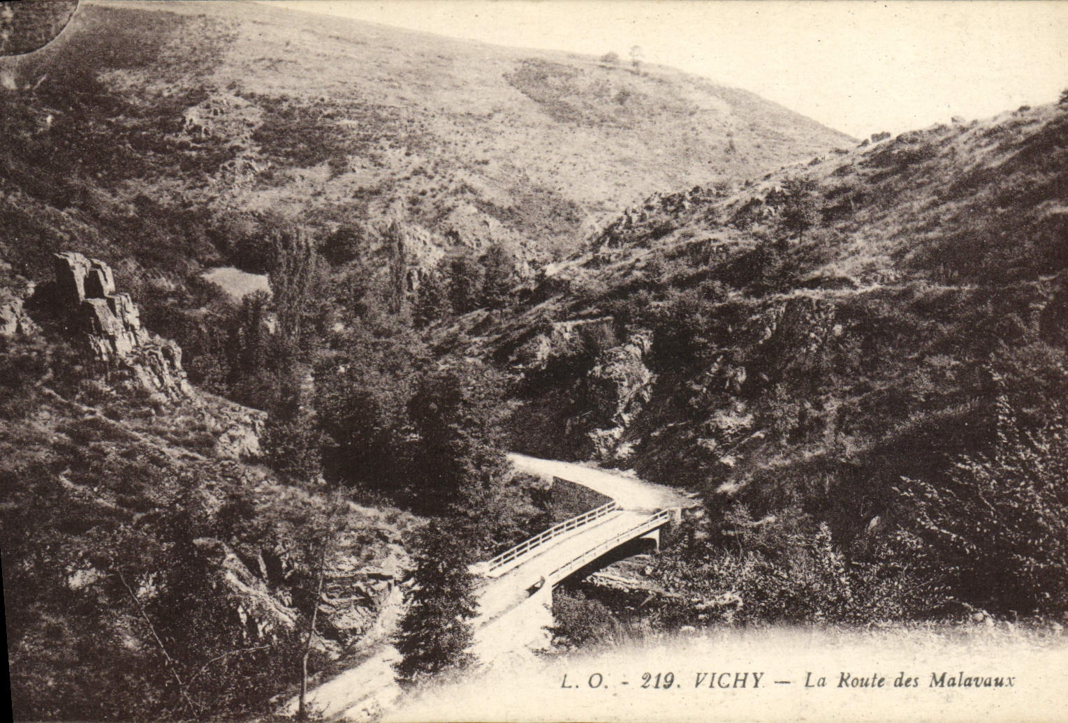 CPA Vichy La Route des Malavaux 