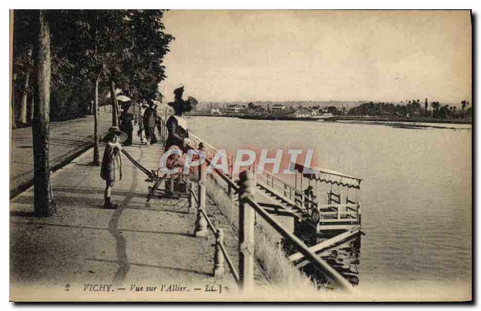 CPA Vichy Vue sur l'Allier 