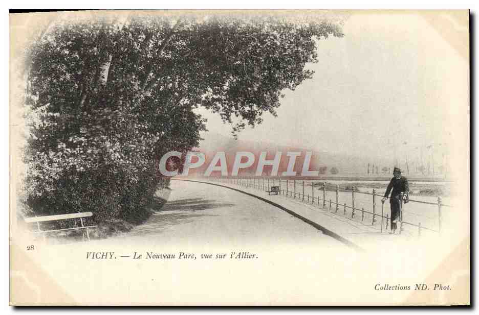 CPA Vichy Le Nouveau Parc Vue sur l'Allier 