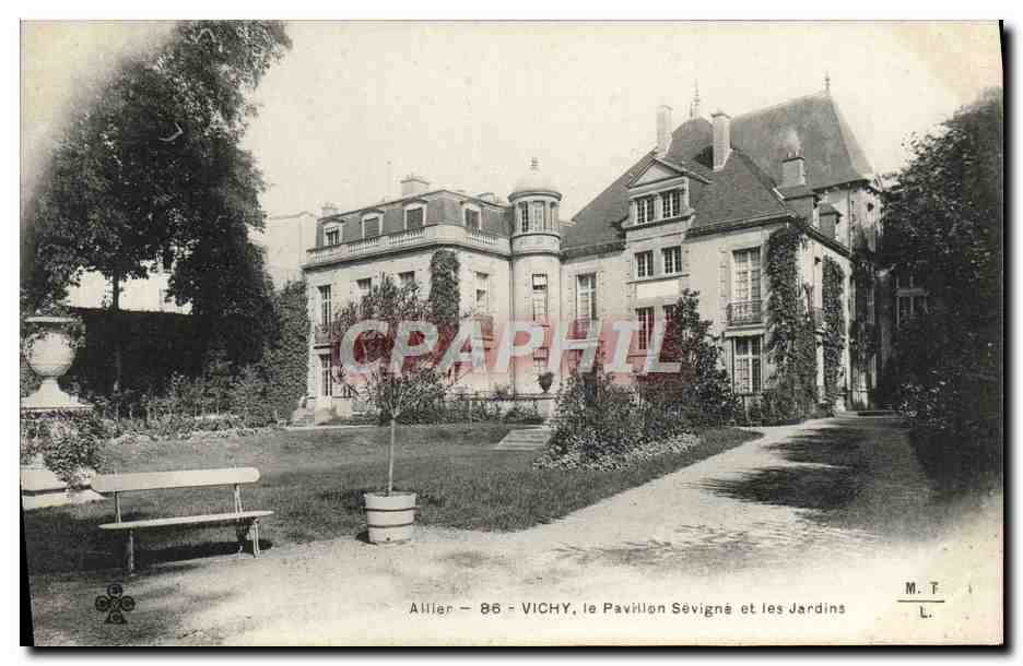 CPA Vichy Le Pavillon Sevigne et les Jardins 