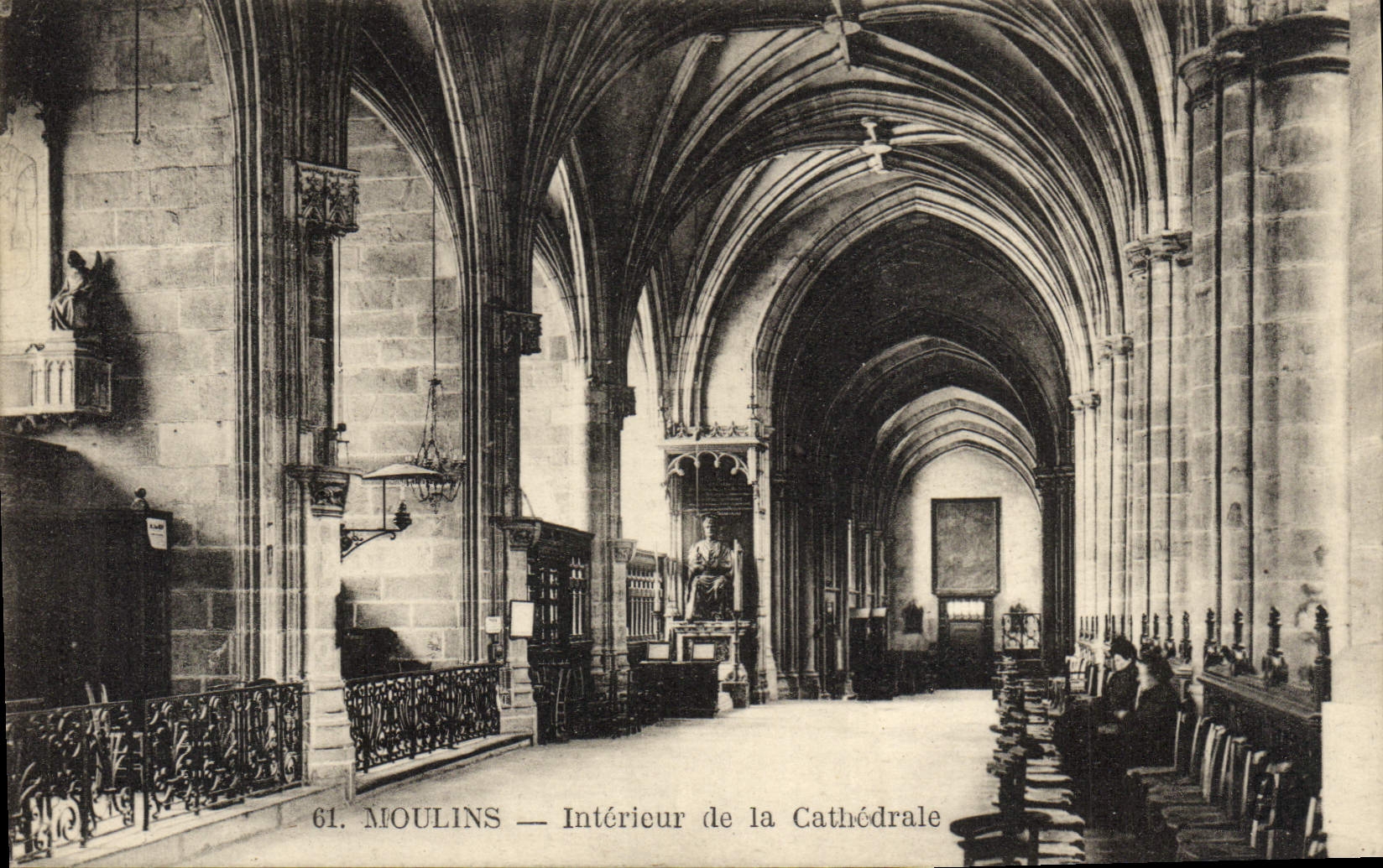 Moulins — Intérieur de la Cathédrale — Éditeur non identifié, n° de série 61