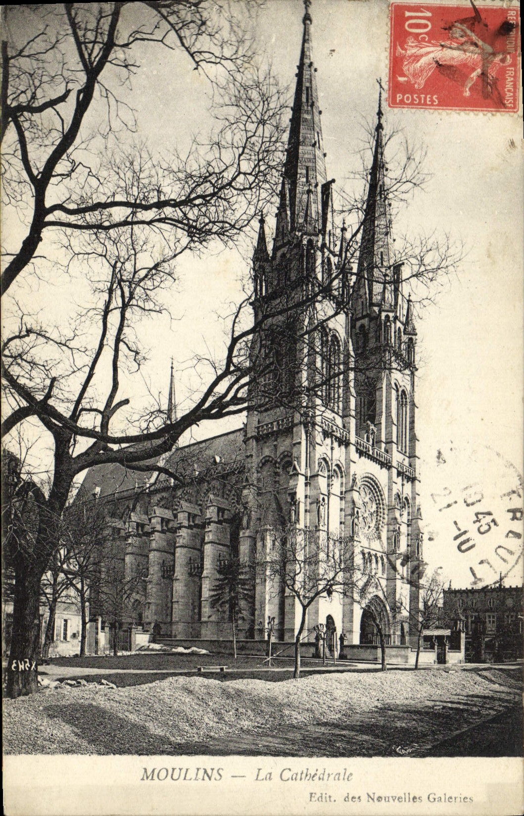Moulins — La Cathédrale — Edit. des Nouvelles Galeries