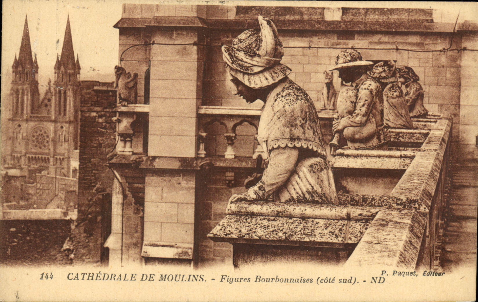 CPA Cathedrale de Moulins Figures Bourbonnaises 