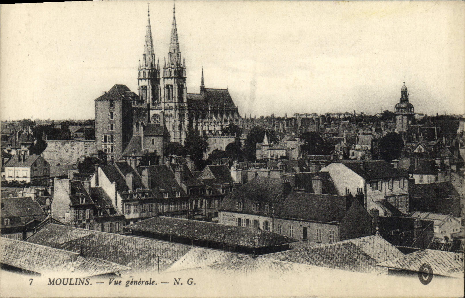 CPA Moulins Vue generale 