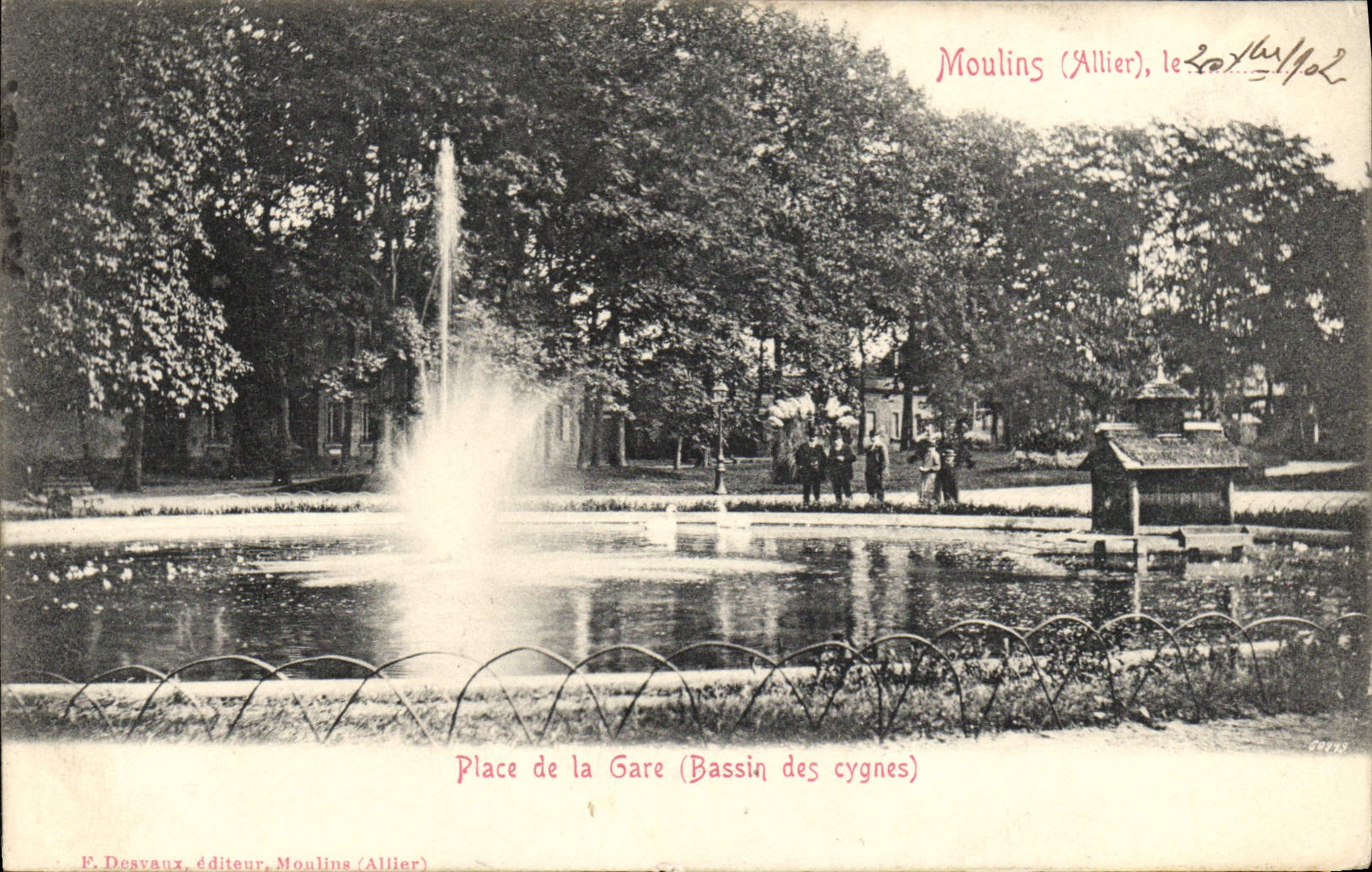 CPA Moulins Place de la Gare Bassin des cygnes