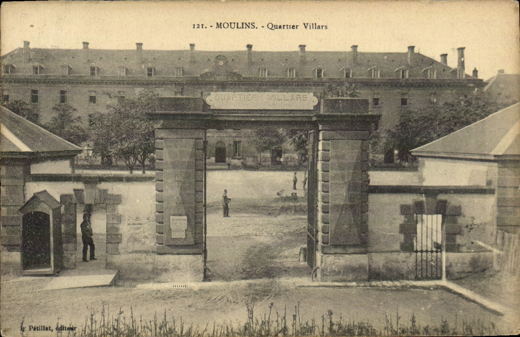 CPA Moulins Quartier Villars Militaria 
