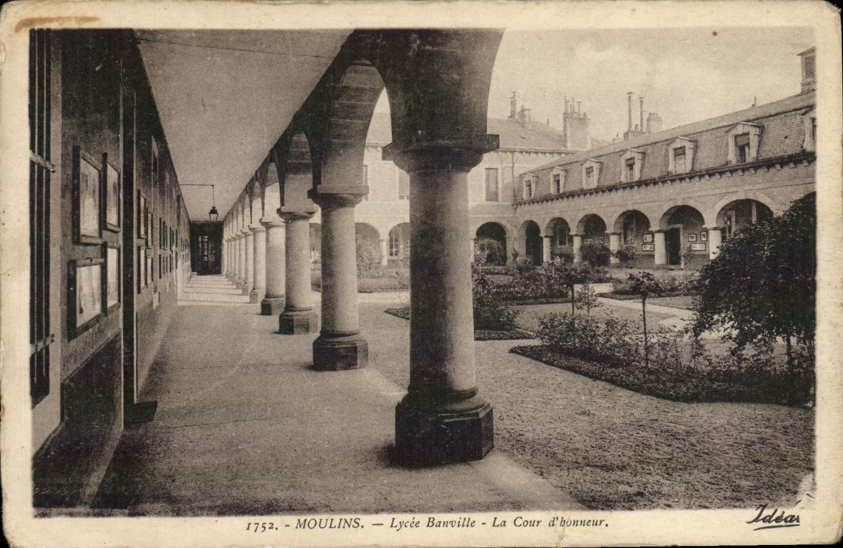 CPA Moulins Lycee Banville La Cour d'honneur