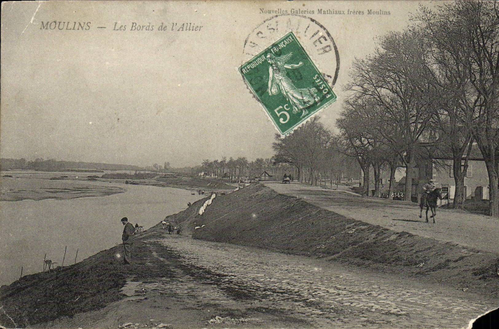 CPA Moulins Les Bords de l'Allier 