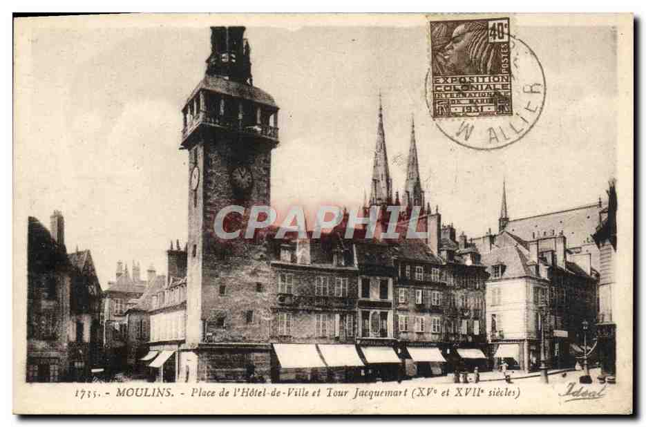 CPA Moulins Place de l'Hotel de Ville et Tour Jacquemart