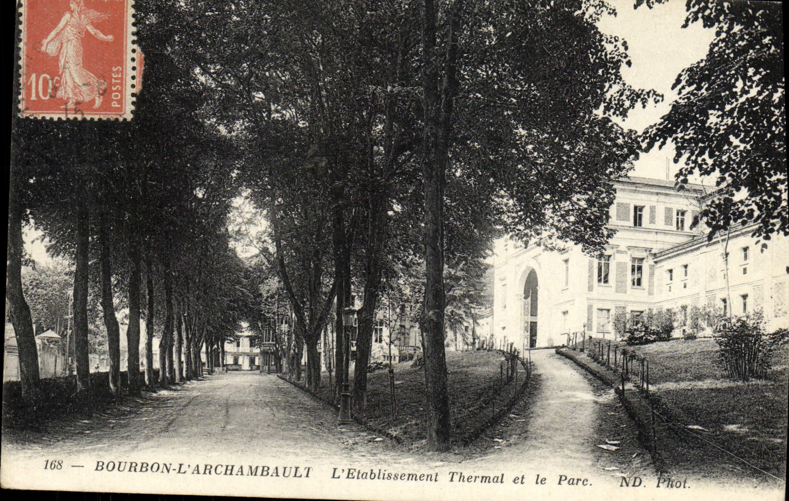 CPA Bourbon l'Archambault L'Etablissement Thermal et le Parc 