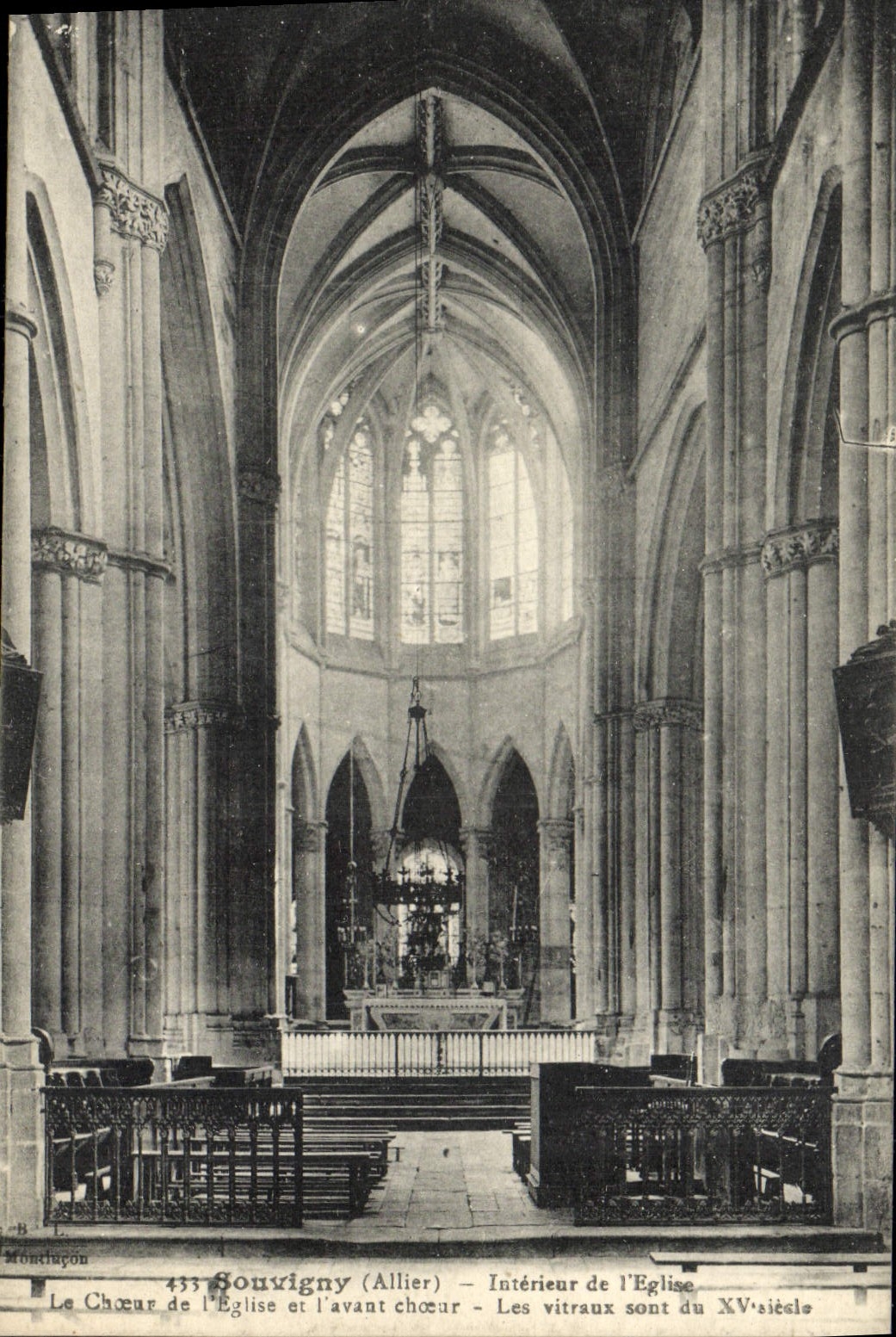 CPA Souvigny Interieur de l'Eglise Le choeur de l'eglise et l'avant choeur Les viteaux 