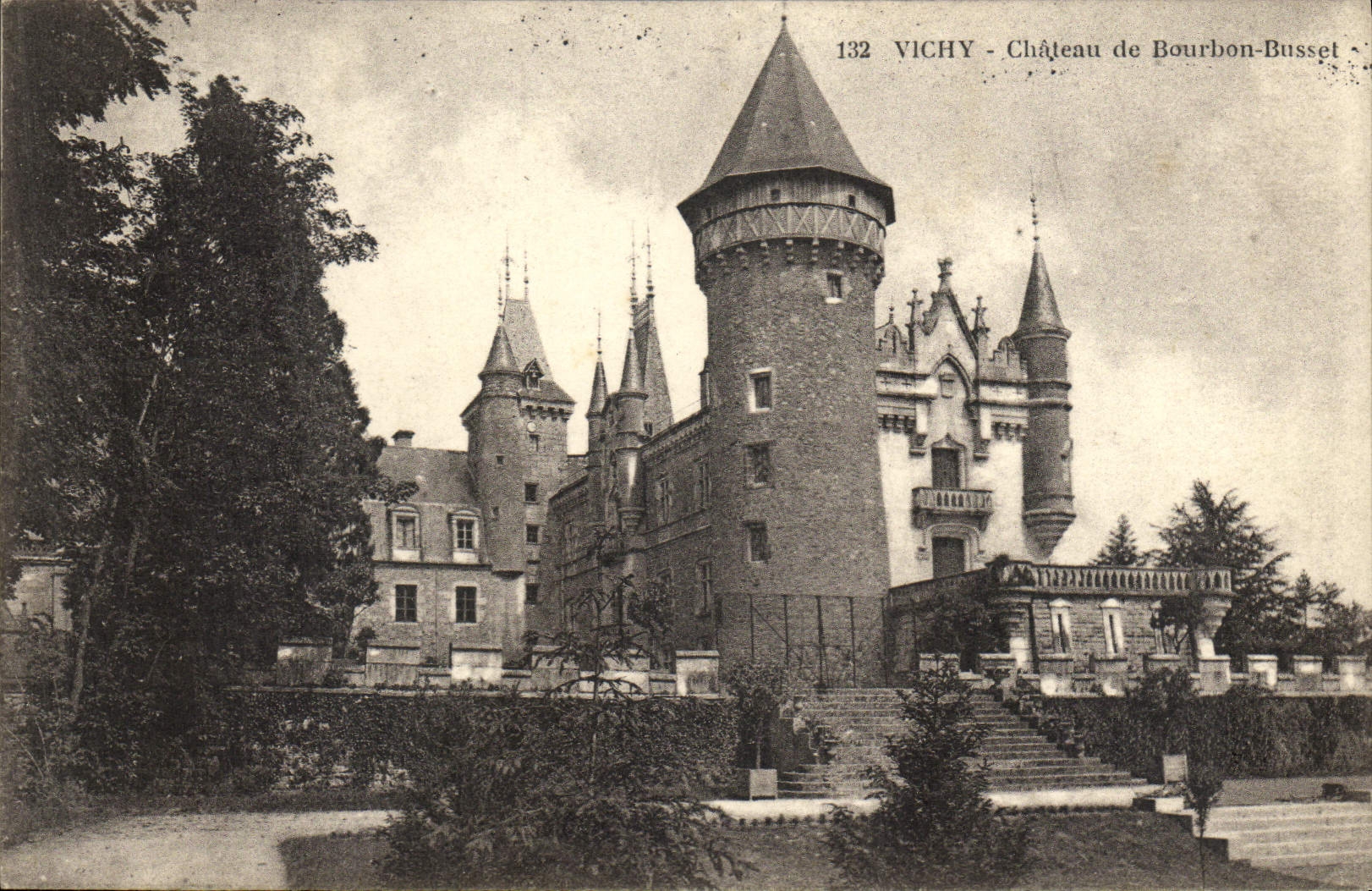 CPA Vichy Chateau DDe Bourbon Busset