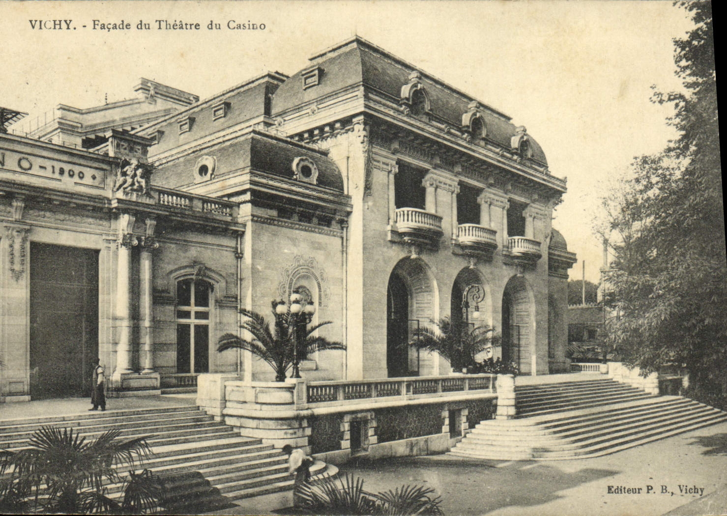 CPA Vichy Facade du theatre du casino