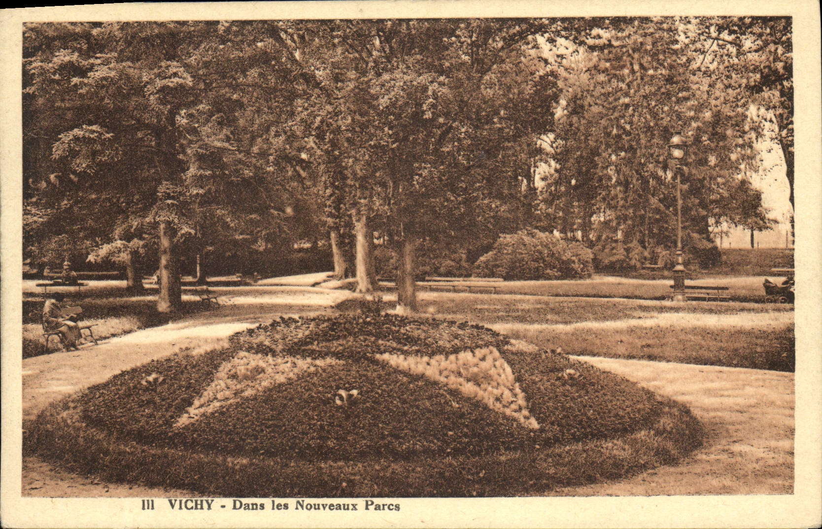 CPA Vichy Dans Les Nouveaux Parcs