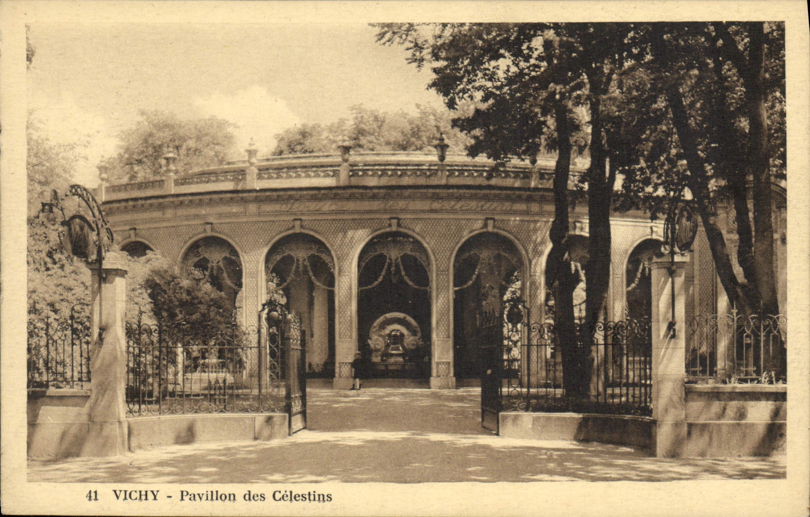 Vichy - Pavillon des Célestins — éditeur 'Albums des Arts Florissants', Bruxelles, n°41