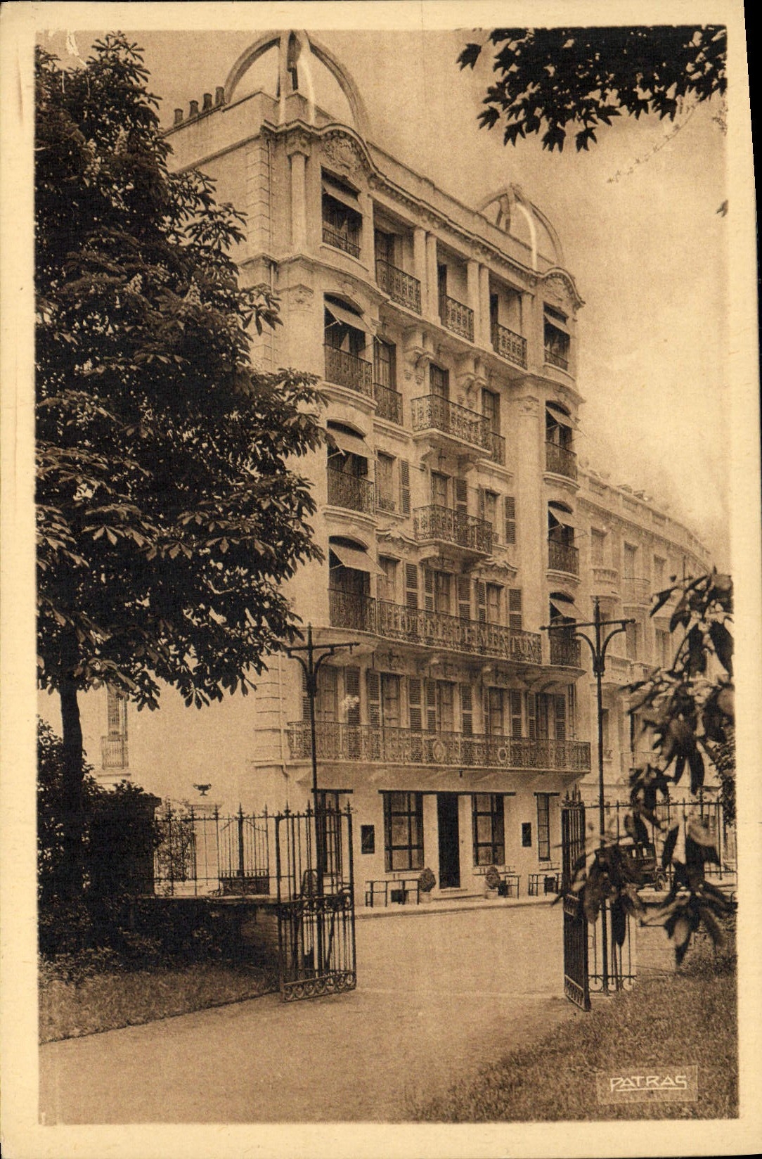 Hôtel de Menton — Vichy (Allier) — Patras