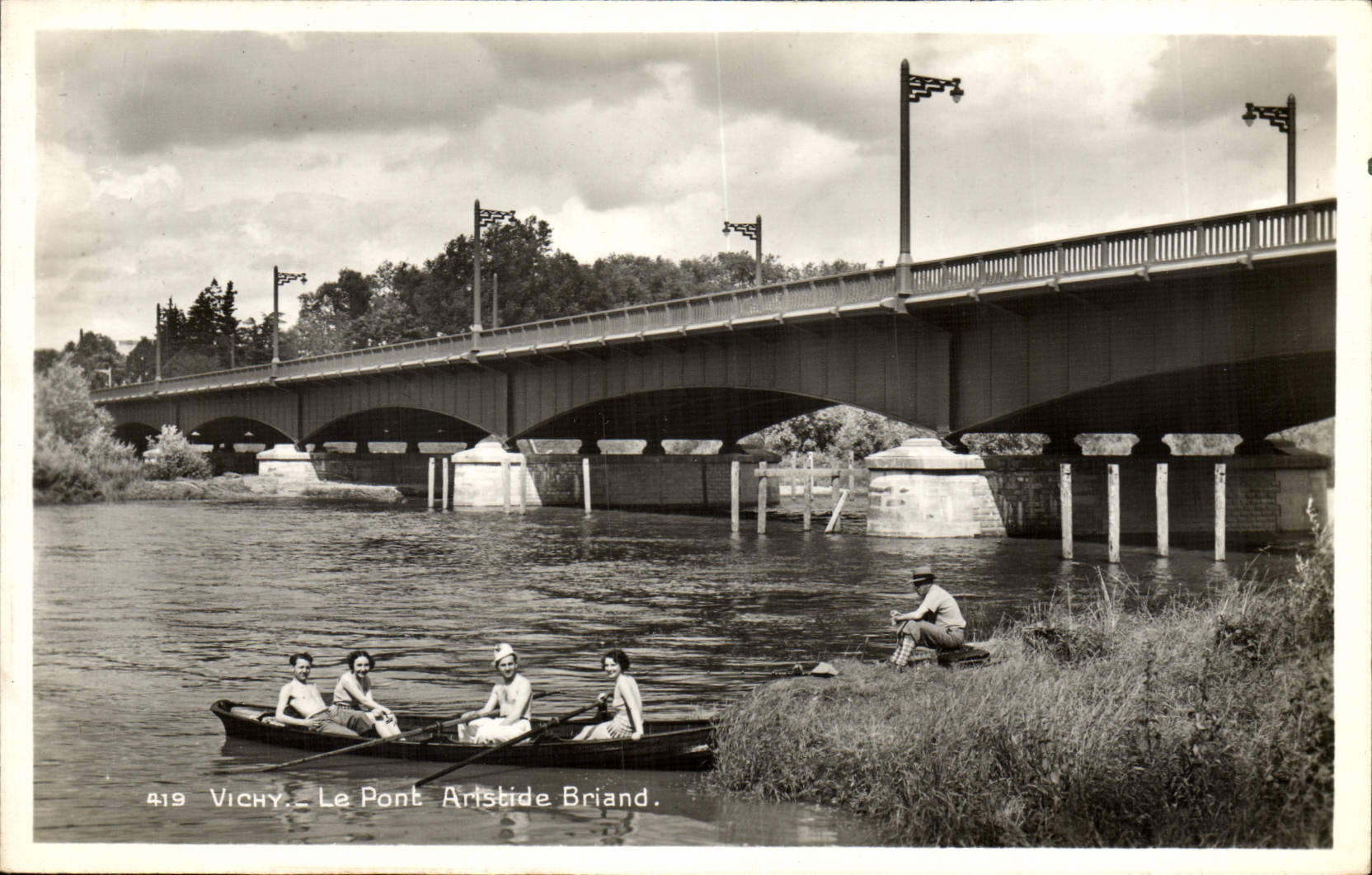 CPA Vichy Le Pont Arlstide Briand