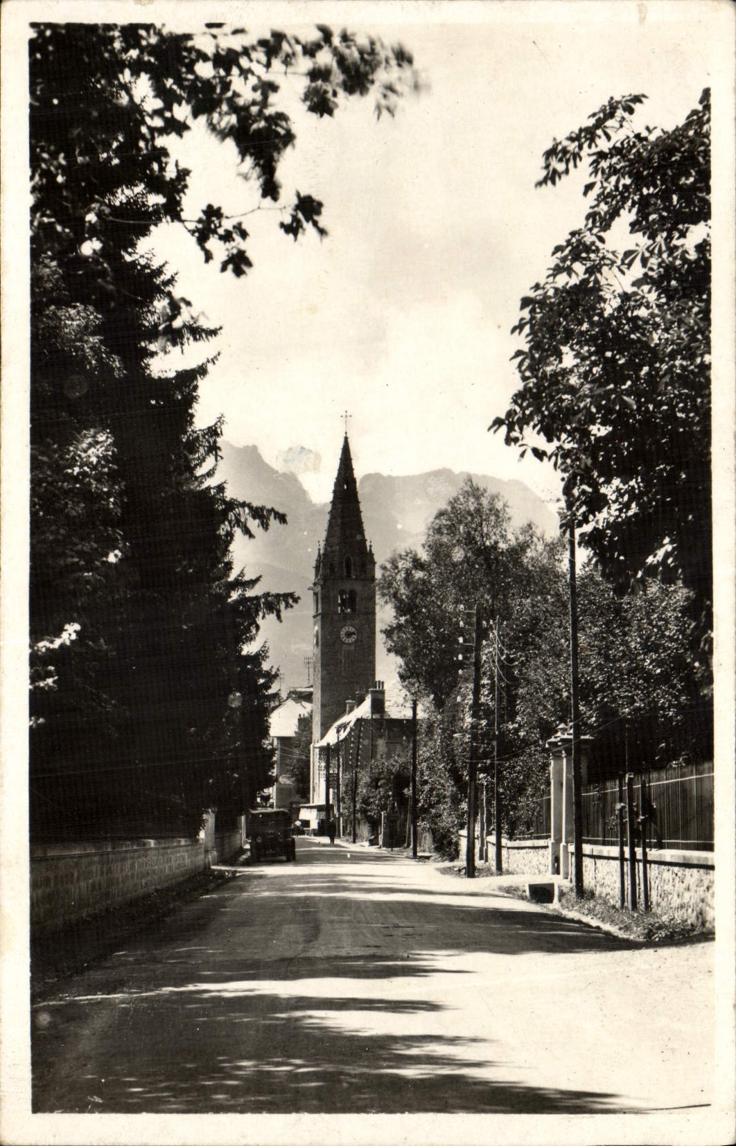 CPA Les Alpes Barcelonnette Avenue d'Italie tour cardinales