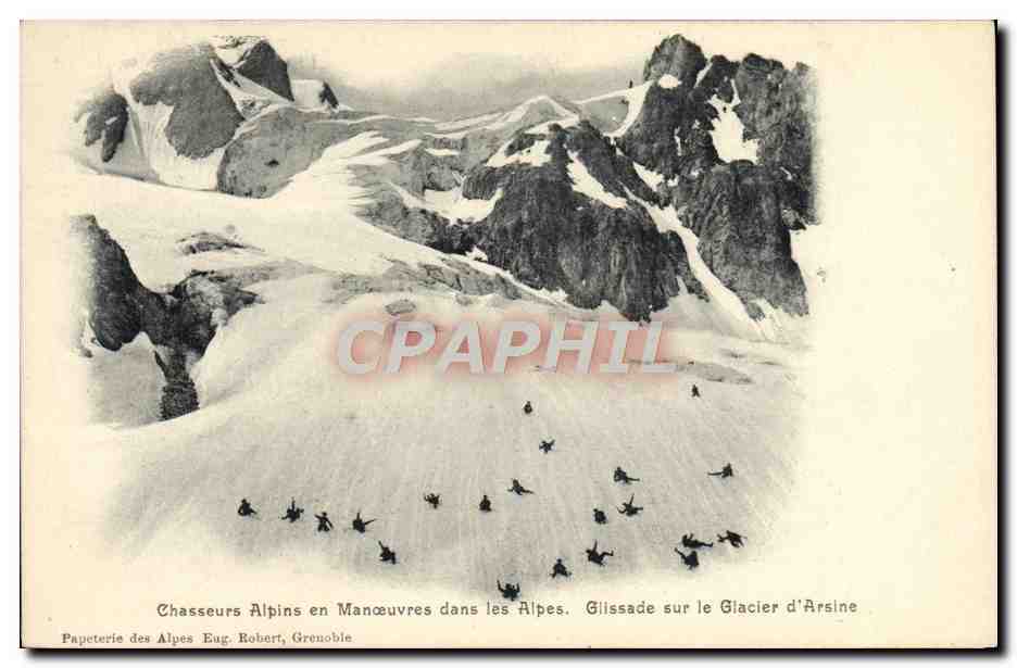 Chasseurs Alpins en Manœuvres dans les Alpes — Glissade sur le Glacier d'ArSine — Papeterie des Alpes Eug. Robert, Grenoble