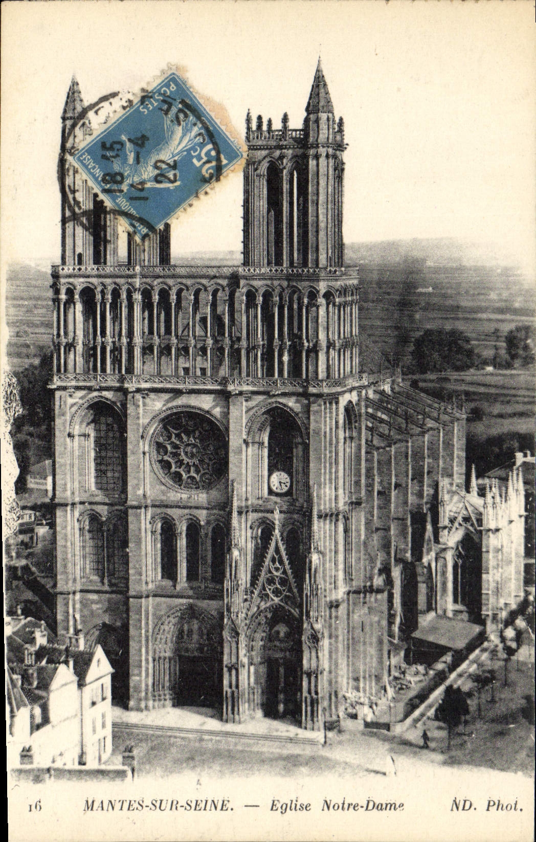 Mantes-sur-Seine — Église Notre-Dame — ND. Phoï.