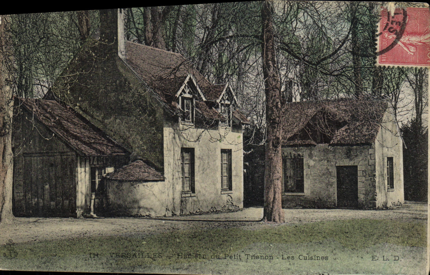 CPA Versailles Hameau du petit Trianon Les cuisines