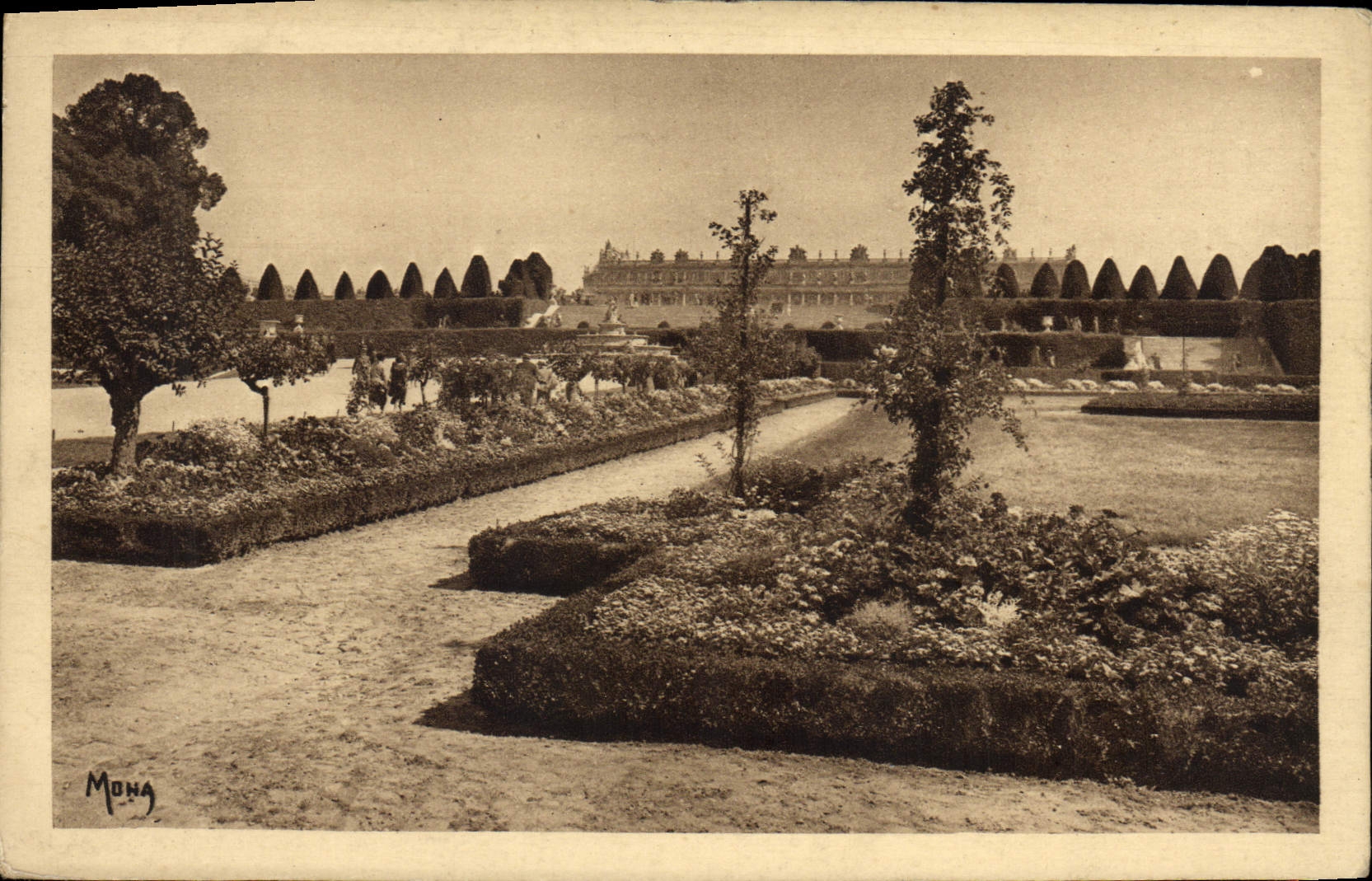 CPA Versailles Les parterres de Latone et le chateau