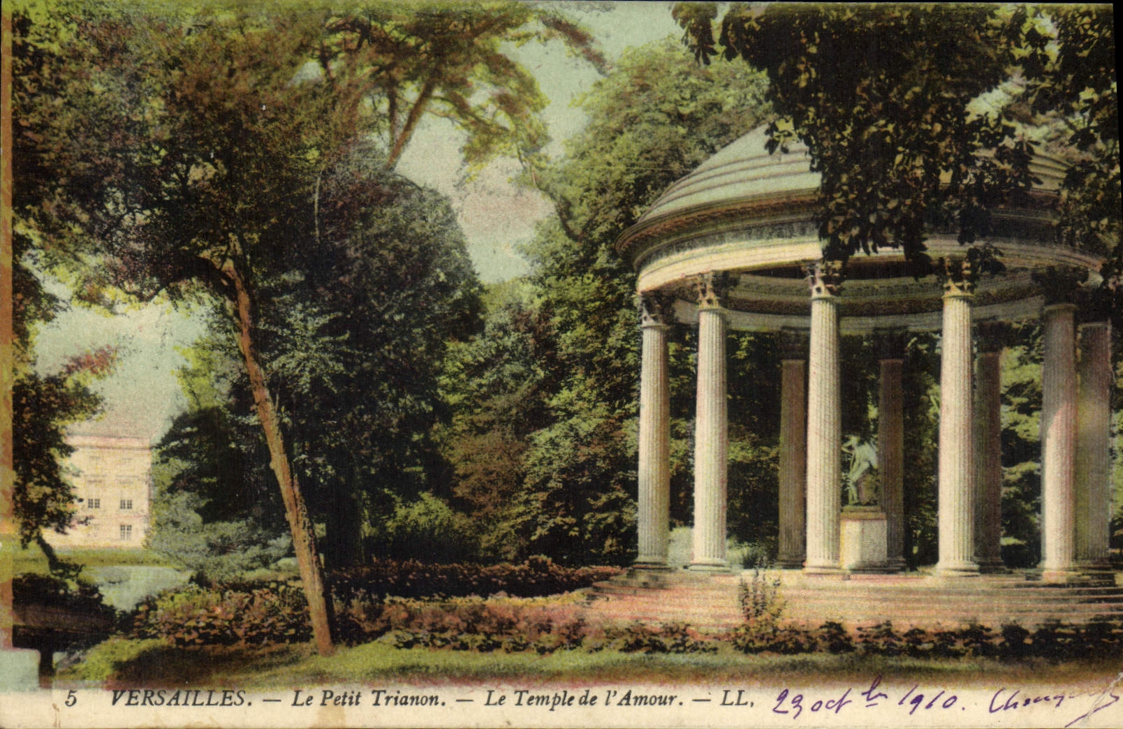 CPA Versailles Le Petit Trianon Le Temple de L'Amour