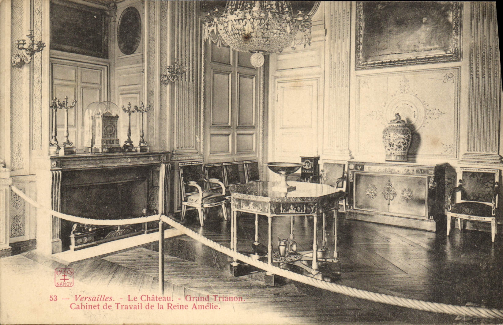 CPA Versailles Le Chateau Grand Trianon Cabinet de travail de la Reine Amelie