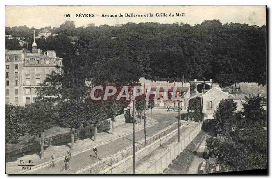 CPA Sevres Avenue de Bellevue et la Grille du Mail